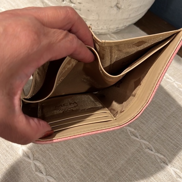 Authentic MCM Wallet - Picture 11 of 16